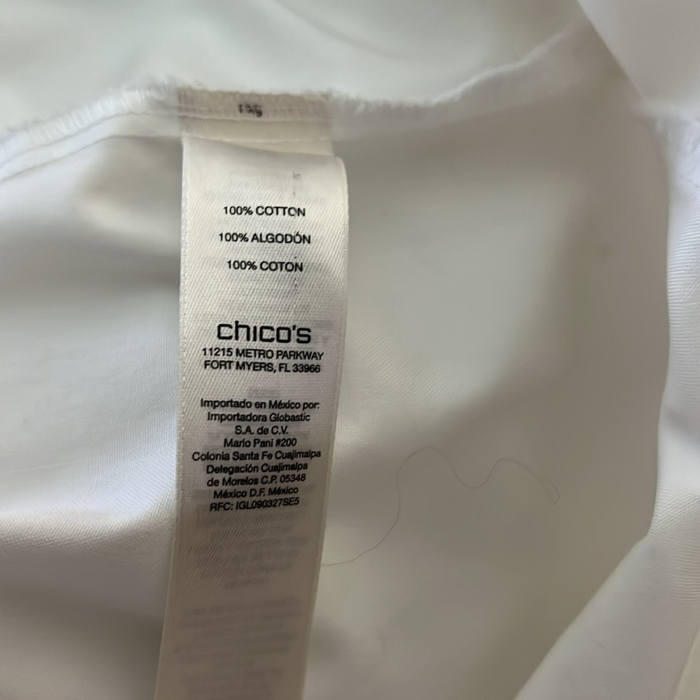 Chicos size 2 white wrinkle resistant 100 percent cotton blouse - Picture 6 of 6